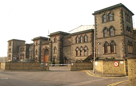 Wandsworth Prison by Derek Harper CC BY-SA 2.0 geograph 1030498 450px